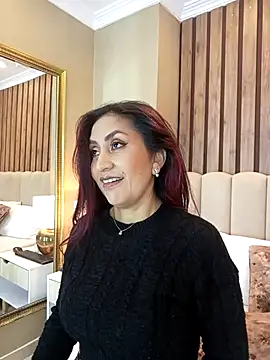 MonicaMoret online show from 25, 2, 2025