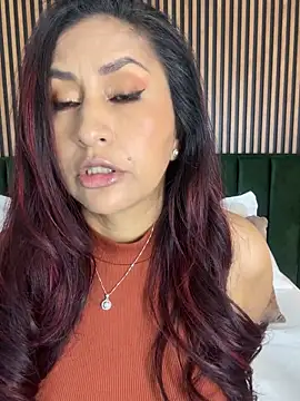 MonicaMoret online show from 7, 2, 2026