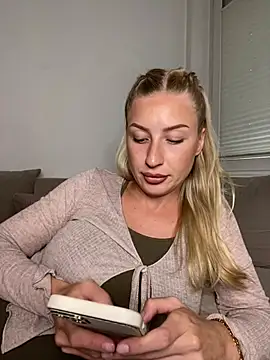 Snapshot of belle98 chatting on 21, 7, 2026 belle98 online show from 21, 7, 2026