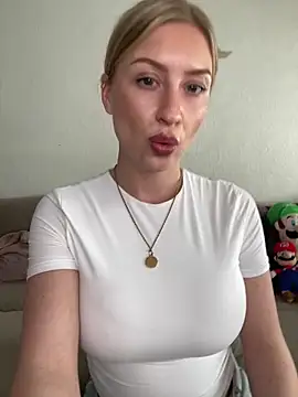 Snapshot of belle98 chatting on 30, 4, 2026 belle98 online show from 30, 4, 2026