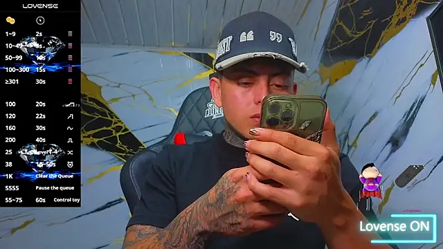 Kevin22 222 online show from 19, 12, 2025