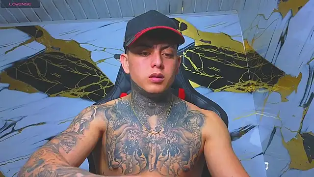 Kevin22 222 online show from 10, 10, 2025