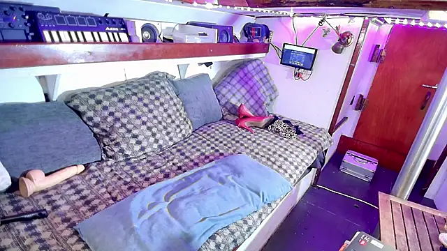 Honeykiss23 online show from 16, 11, 2025