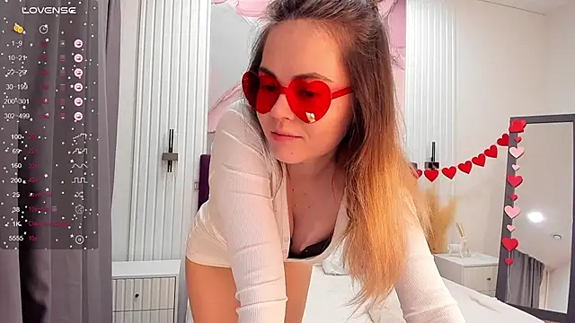 Kelly Cuutie online show from 13, 2, 2025
