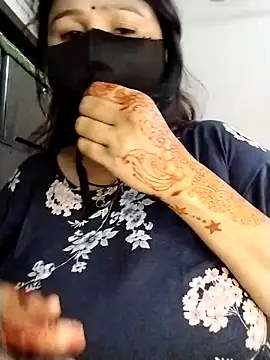 Snapshot of Tishani chatting on 24, 10, 2025 Tishani online show from 24, 10, 2025