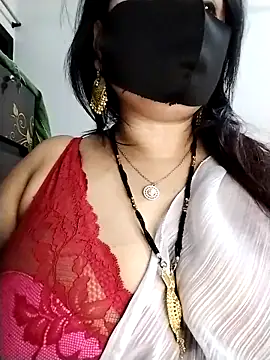 Snapshot of Tishani chatting on 7, 11, 2025 Tishani online show from 7, 11, 2025