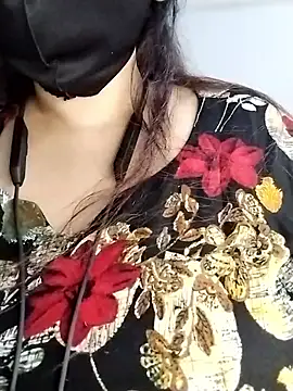 Snapshot of Tishani chatting on 9, 11, 2025 Tishani online show from 9, 11, 2025