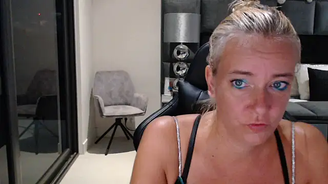 Wendysexyx online show from 14, 1, 2026