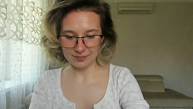 Lilith lutherlow online show from 26, 5, 2026