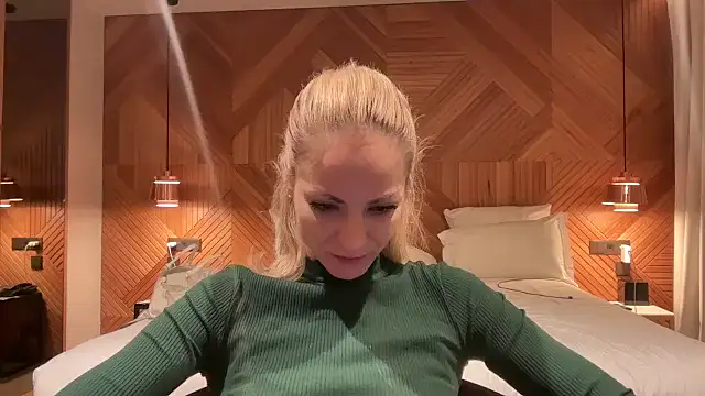 Snapshot of missdaisydiamond777 chatting on 15, 11, 2025 missdaisydiamond777 online show from 15, 11, 2025