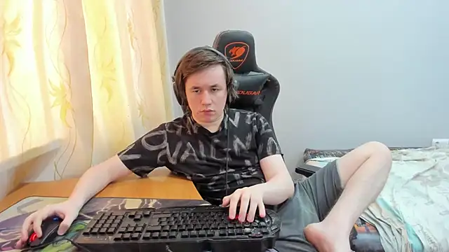 iliaskrislove online show from 15, 4, 2026