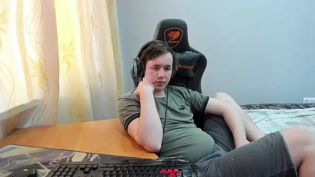 iliaskrislove online show from 12, 4, 2026