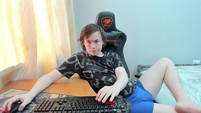 iliaskrislove online show from 7, 4, 2026