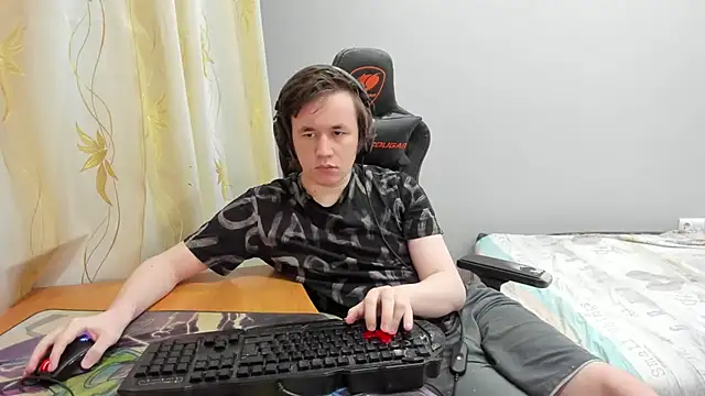 iliaskrislove online show from 15, 4, 2026