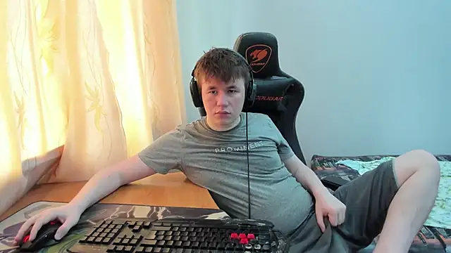 iliaskrislove online show from 4, 6, 2026