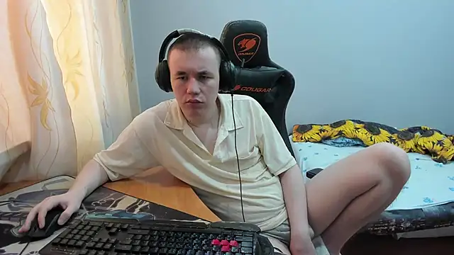 iliaskrislove online show from 5, 10, 2025