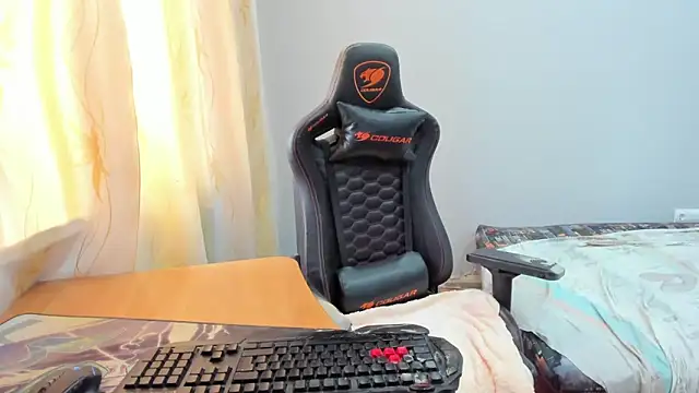 iliaskrislove online show from 8, 4, 2026