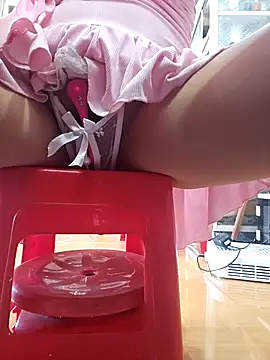 Yummy Girl0 online show from 4, 3, 2025