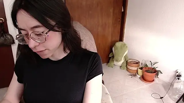 emily pearl  online show from 15, 10, 2025