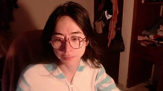 emily pearl  online show from 14, 11, 2025