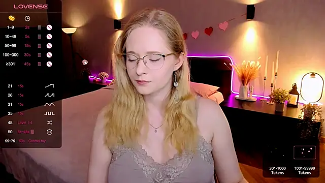 Aemilia  online show from 20, 11, 2025