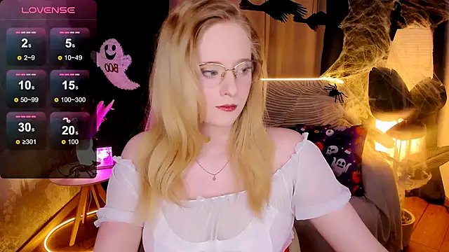 Aemilia  online show from 2, 11, 2025