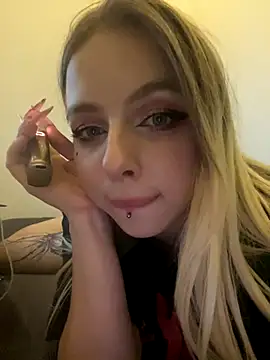 Alice Halle online show from 2, 10, 2025