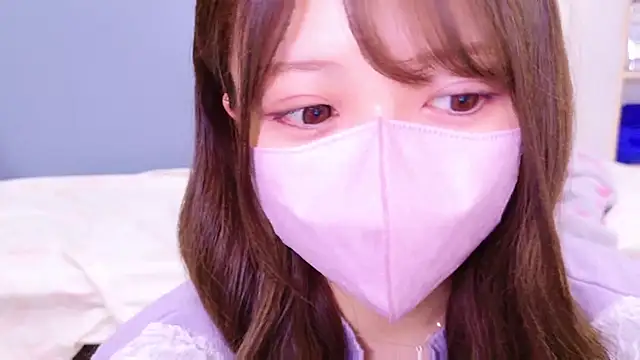 Snapshot of yuki-chi chatting on 9, 12, 2024 yuki-chi online show from 9, 12, 2024