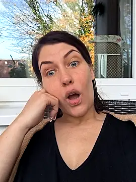 Linalicious online show from 6, 11, 2025