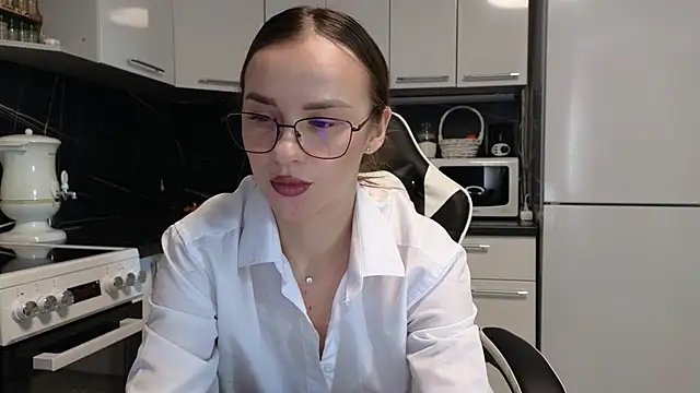 Strip-Lady online show from 17, 2, 2025