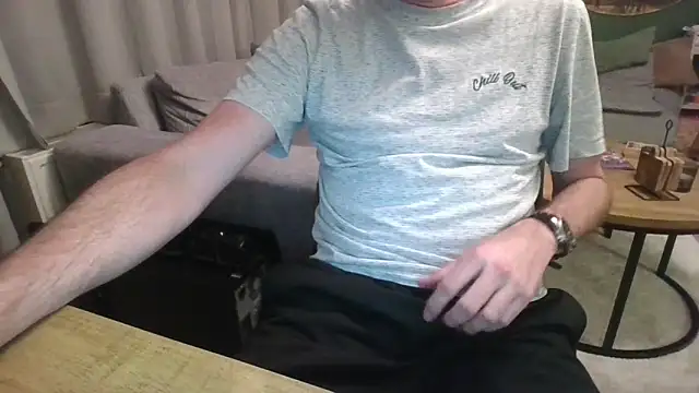 Snapshot of Michealtje85 chatting on 21, 12, 2025 Michealtje85 online show from 21, 12, 2025