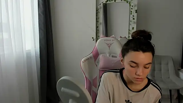 MashkaRay online show from 2, 12, 2025