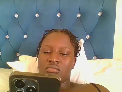 Snapshot of Heavy_ass chatting on 9, 9, 2025 Heavy ass online show from 9, 9, 2025