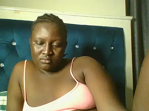 Snapshot of Heavy_ass chatting on 7, 6, 2026 Heavy ass online show from 7, 6, 2026