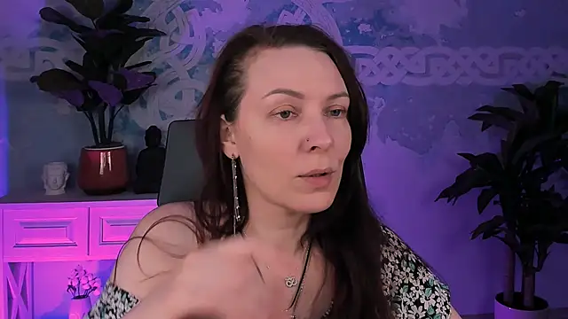 VandaRossi online show from 10, 11, 2025