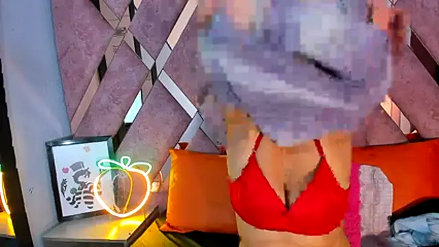 Mulan sexy01 online show from 15, 4, 2026