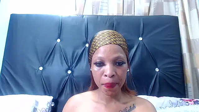 Snapshot of spicydiver38 chatting on 5, 11, 2025 spicydiver38 online show from 5, 11, 2025