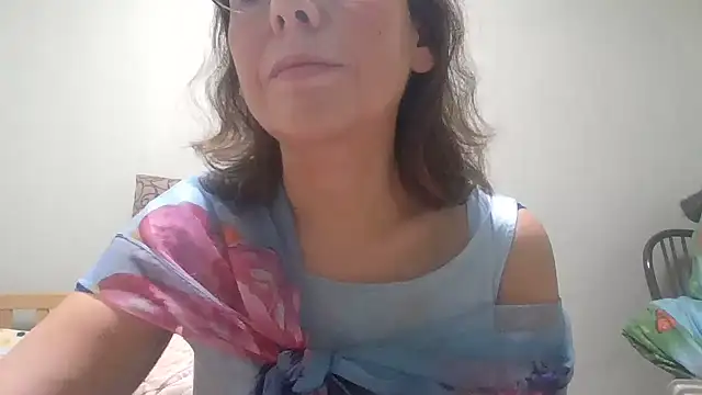 HollyJewel online show from 3, 11, 2025