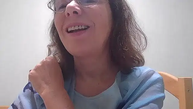 HollyJewel online show from 8, 10, 2025