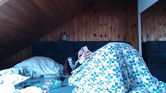 BoeseMoni1998 online show from 22, 10, 2025