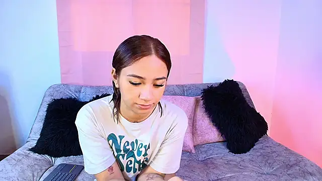 Jules n Gia online show from 22, 12, 2025