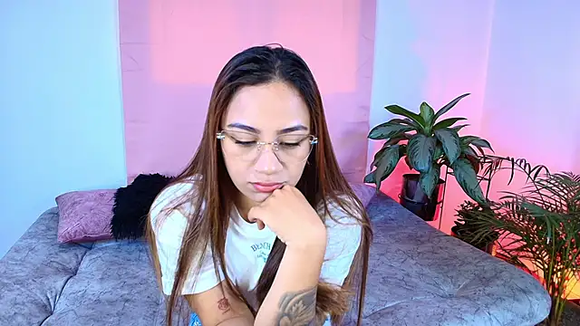 Jules n Gia online show from 3, 12, 2025