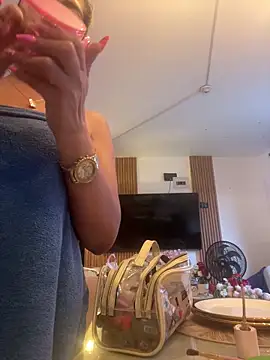 JoannaStanford online show from 24, 10, 2025