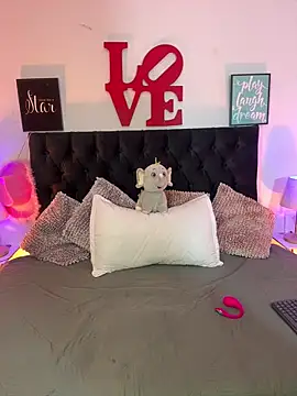 AriannaTorres online show from 6, 3, 2026