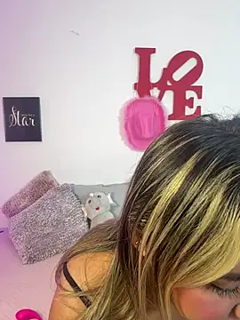 AriannaTorres online show from 2, 2, 2026