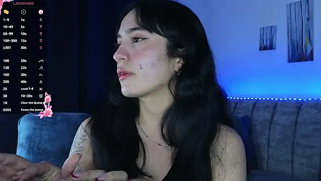 Snapshot of ZaraDames_ chatting on 26, 10, 2025 ZaraDames online show from 26, 10, 2025