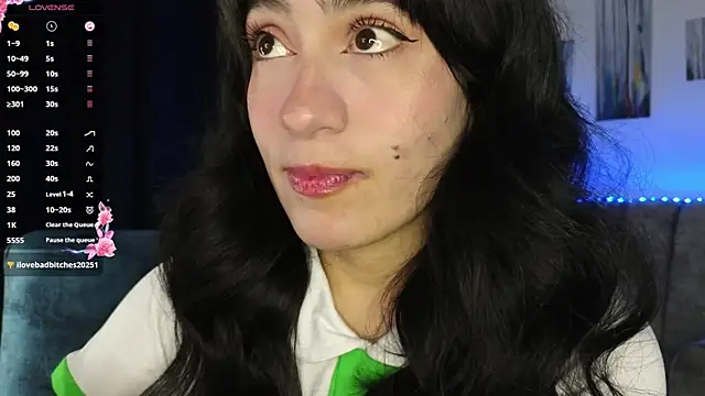 Snapshot of ZaraDames_ chatting on 27, 10, 2025 ZaraDames online show from 27, 10, 2025