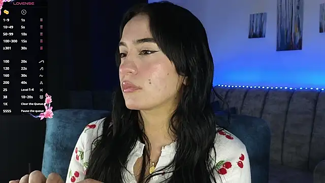 Snapshot of ZaraDames_ chatting on 22, 11, 2025 ZaraDames online show from 22, 11, 2025