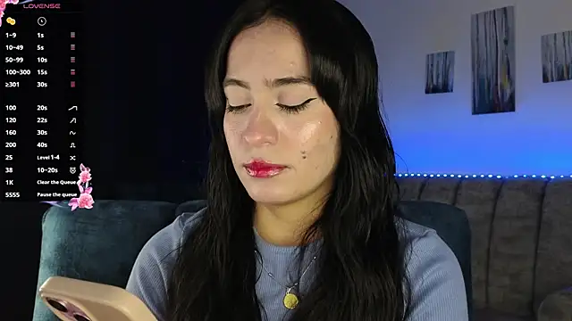 Snapshot of ZaraDames_ chatting on 18, 11, 2025 ZaraDames online show from 18, 11, 2025