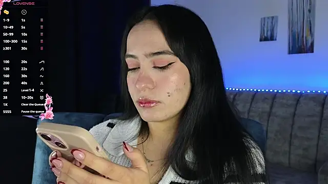 Snapshot of ZaraDames_ chatting on 31, 10, 2025 ZaraDames online show from 31, 10, 2025